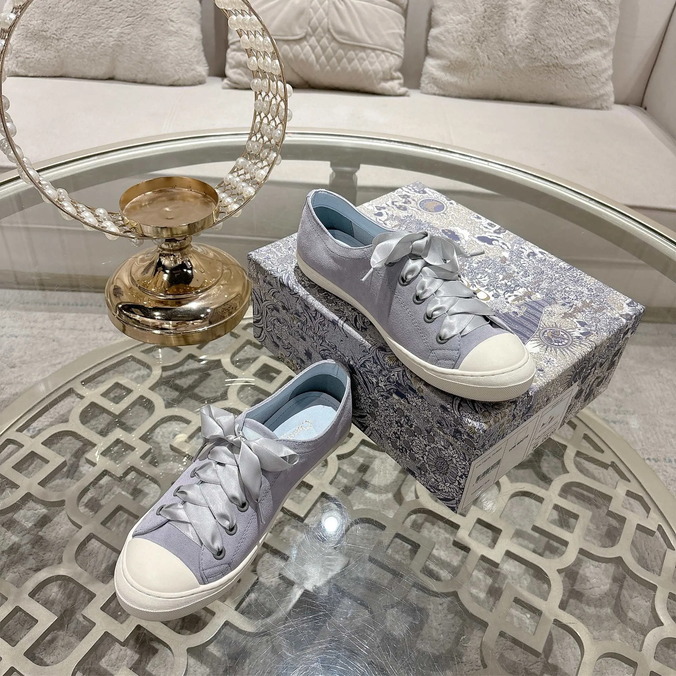👟👟Ex-factory price 440👟👟 Dior ballet-style casual shoes, the same style as celebrities, satin fabric, breathable mesh lining, sheepskin for feet, wear-resistant rubber sole, size 35-40.